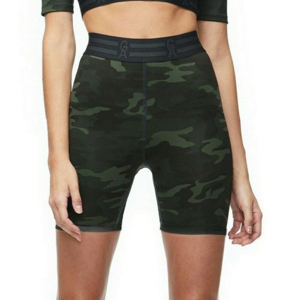 Good American Icon Biker Shorts Camo‎